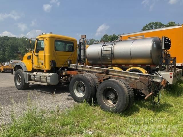 Mack 700 제설 블레이드 및 제설기