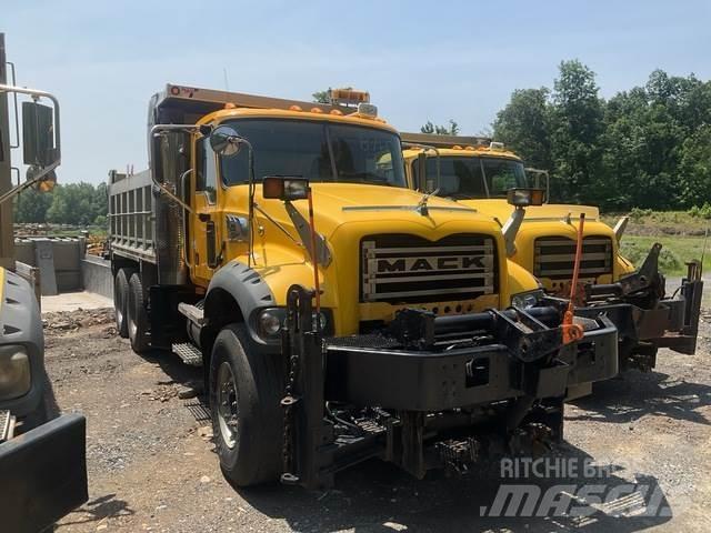 Mack 700 제설 블레이드 및 제설기