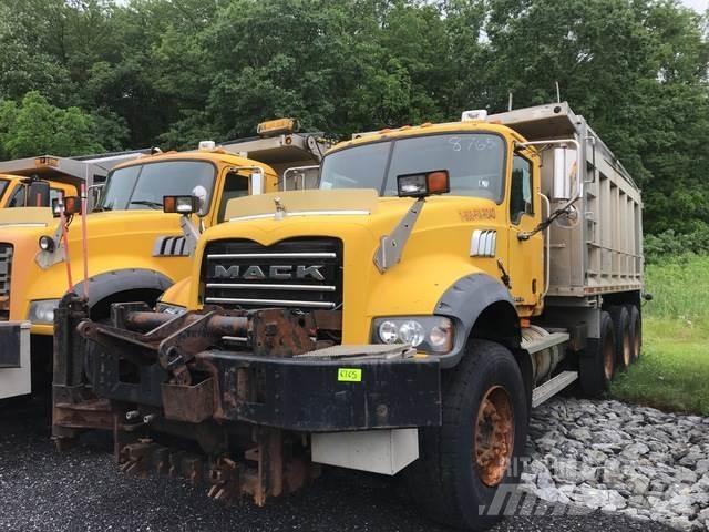 Mack 700 제설 블레이드 및 제설기