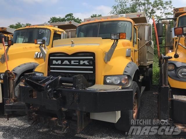 Mack 700 제설 블레이드 및 제설기