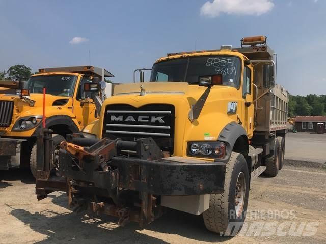 Mack 700 제설 블레이드 및 제설기