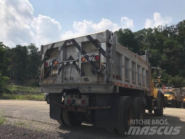 Mack 700 제설 블레이드 및 제설기