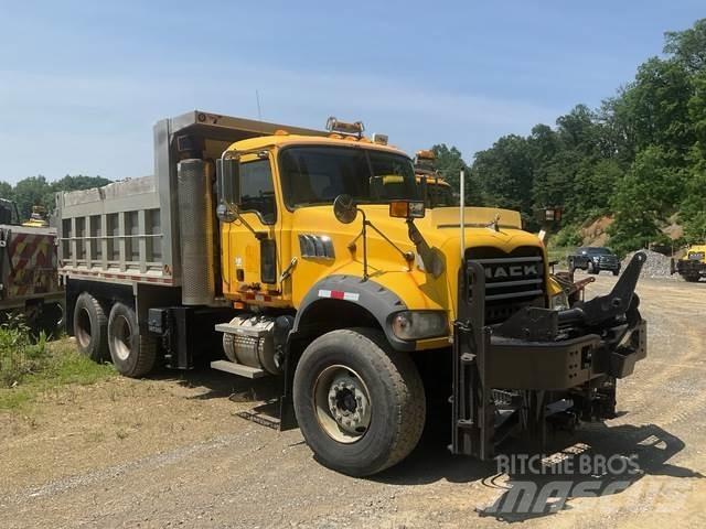 Mack 700 제설 블레이드 및 제설기