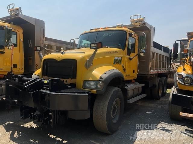 Mack 700 제설 블레이드 및 제설기