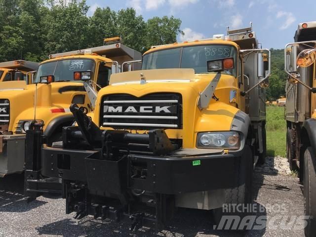 Mack 700 제설 블레이드 및 제설기
