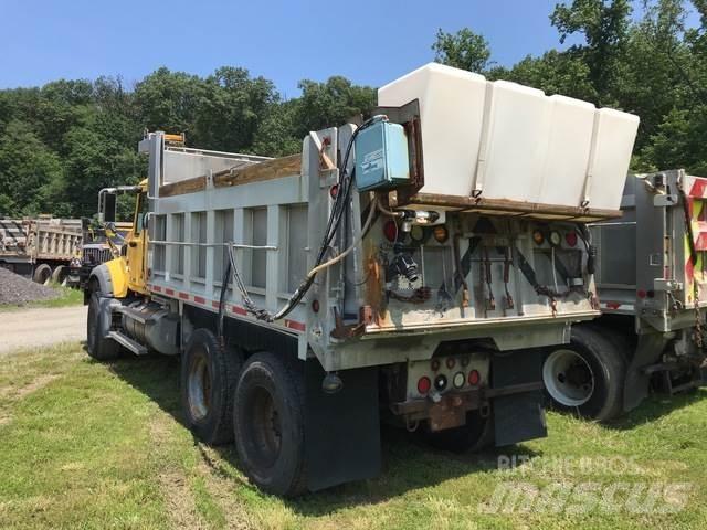 Mack 700 제설 블레이드 및 제설기