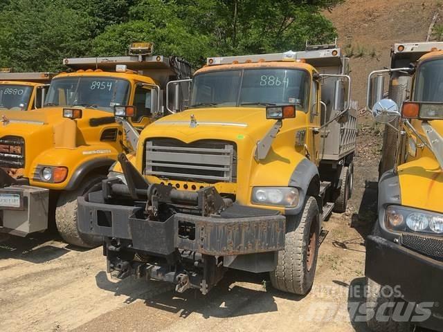 Mack 700 제설 블레이드 및 제설기