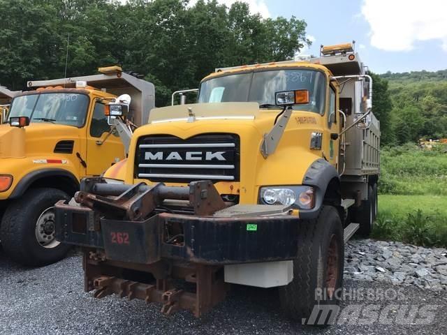 Mack 700 제설 블레이드 및 제설기