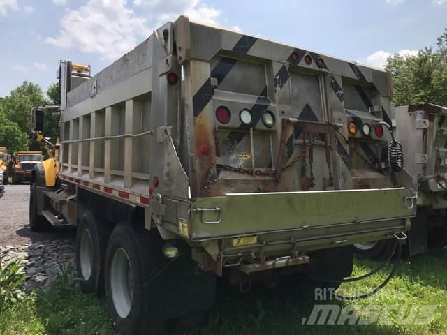 Mack 700 제설 블레이드 및 제설기