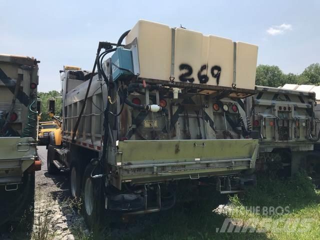 Mack 700 제설 블레이드 및 제설기