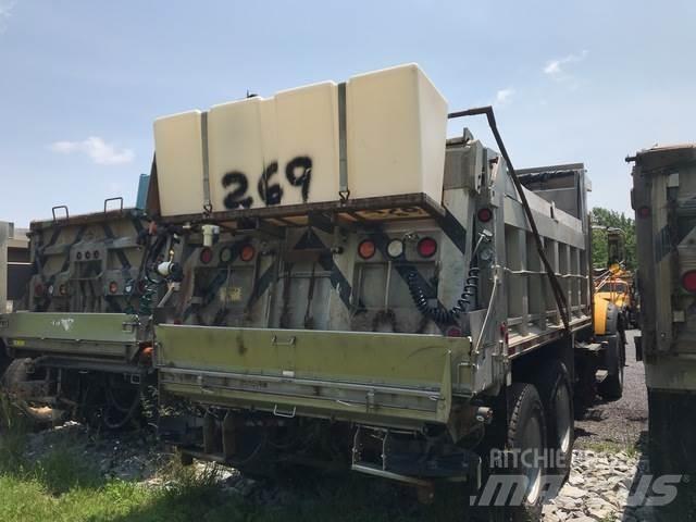 Mack 700 제설 블레이드 및 제설기