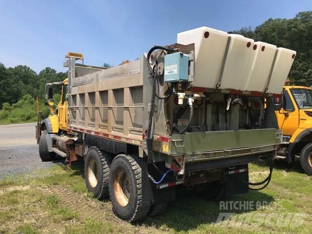 Mack 700 제설 블레이드 및 제설기