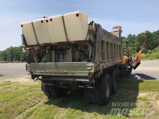 Mack 700 제설 블레이드 및 제설기