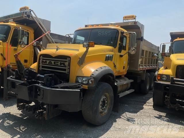 Mack 700 제설 블레이드 및 제설기