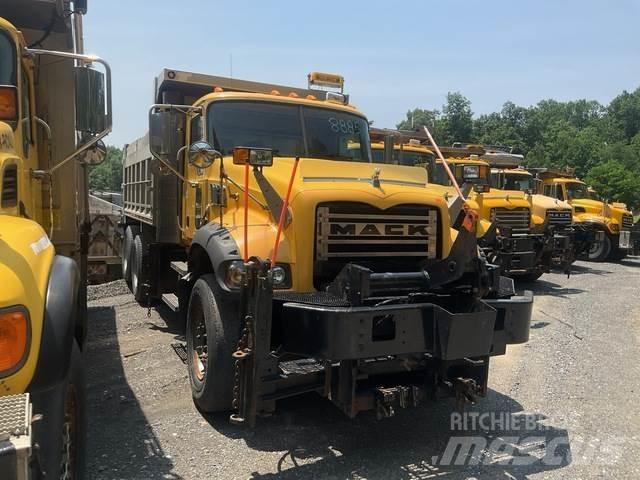 Mack 700 제설 블레이드 및 제설기