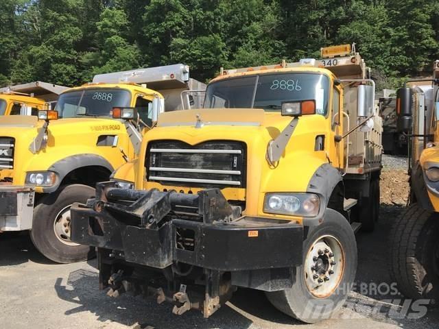 Mack 700 제설 블레이드 및 제설기