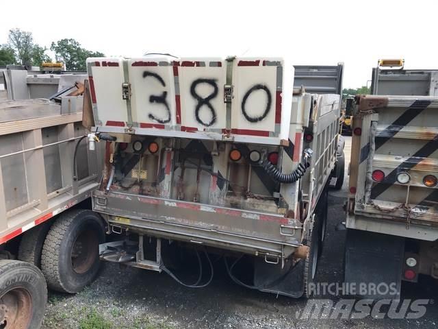 Mack 700 제설 블레이드 및 제설기