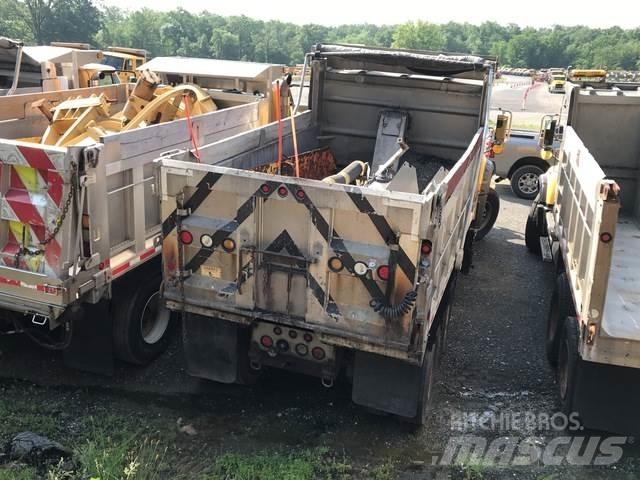 Mack 700 제설 블레이드 및 제설기