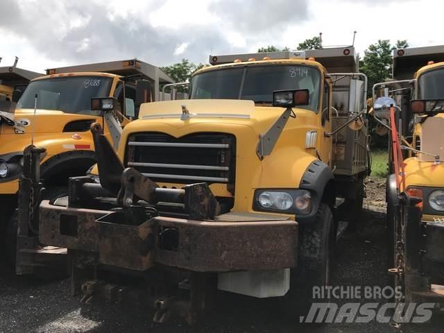 Mack 700 제설 블레이드 및 제설기