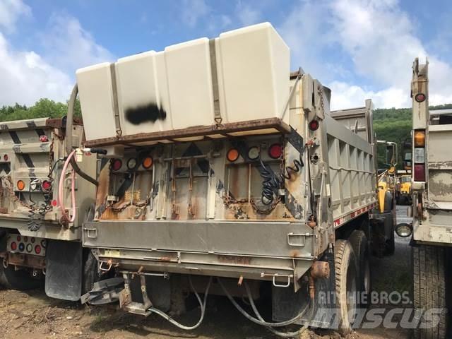 Mack 700 제설 블레이드 및 제설기