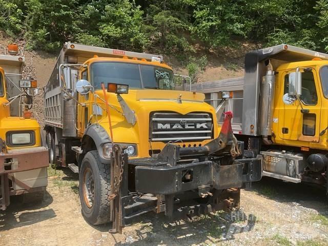 Mack 700 제설 블레이드 및 제설기