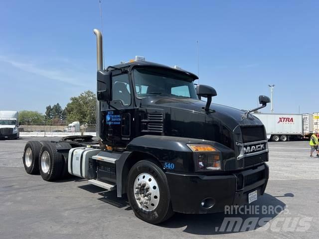 Mack AN64T 트랙터 유닛