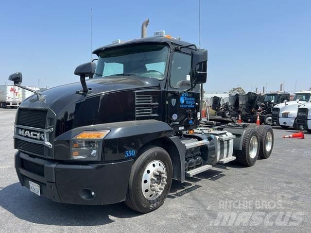 Mack AN64T 트랙터 유닛