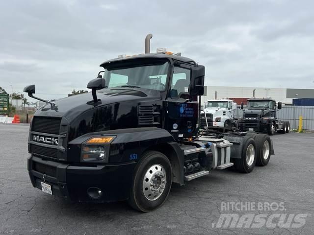 Mack AN64T 트랙터 유닛