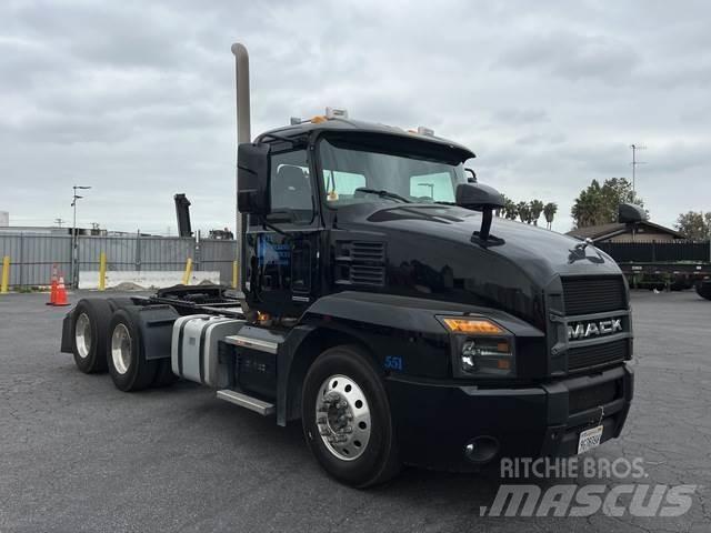 Mack AN64T 트랙터 유닛