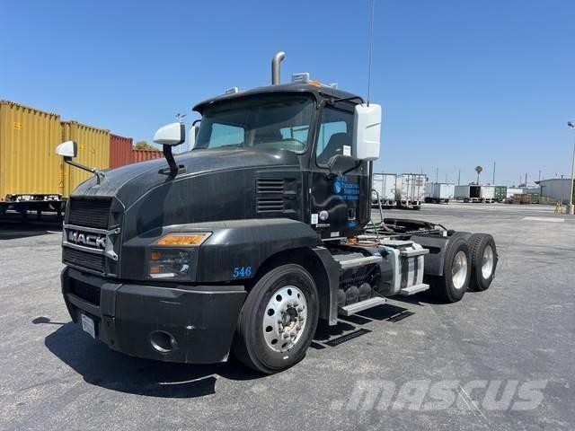 Mack AN64T 트랙터 유닛
