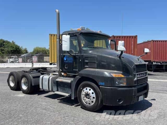 Mack AN64T 트랙터 유닛