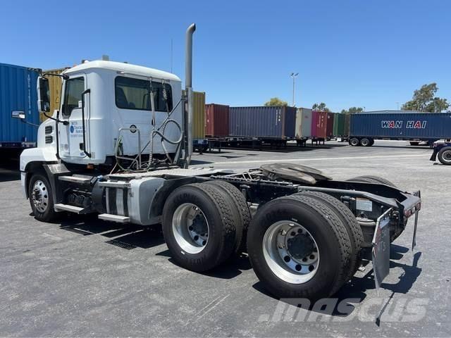 Mack AN64T 트랙터 유닛