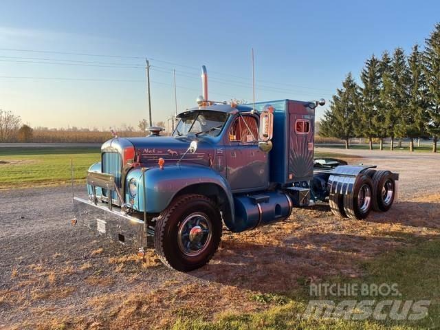 Mack B-61 트랙터 유닛