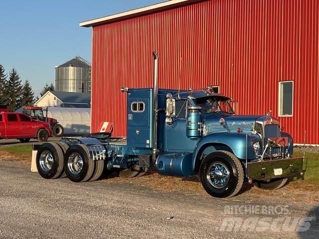 Mack B-61 트랙터 유닛