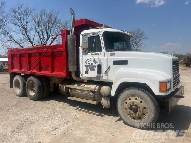 Mack CH613 덤프 트럭