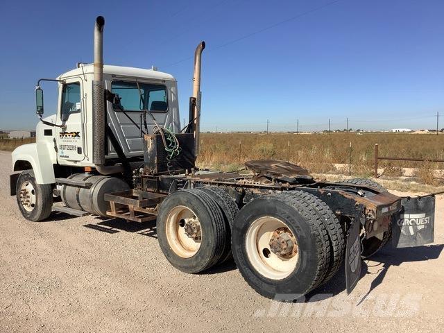 Mack CHU613 트랙터 유닛