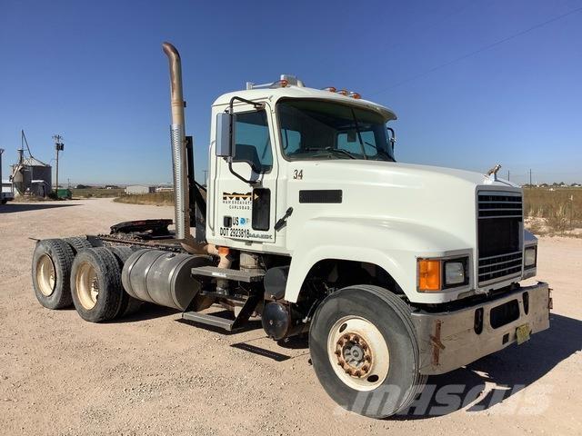 Mack CHU613 트랙터 유닛