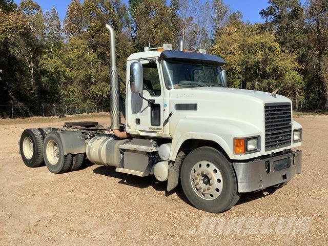 Mack CHU613 트랙터 유닛