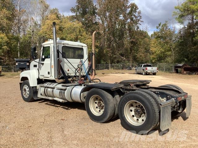 Mack CHU613 트랙터 유닛