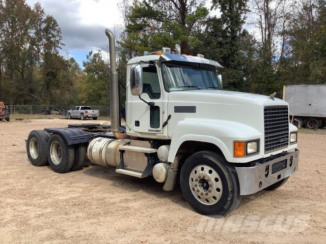 Mack CHU613 트랙터 유닛