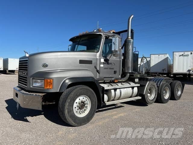Mack CL713 트랙터 유닛