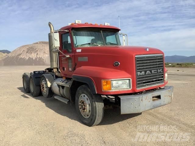 Mack CL733 트랙터 유닛