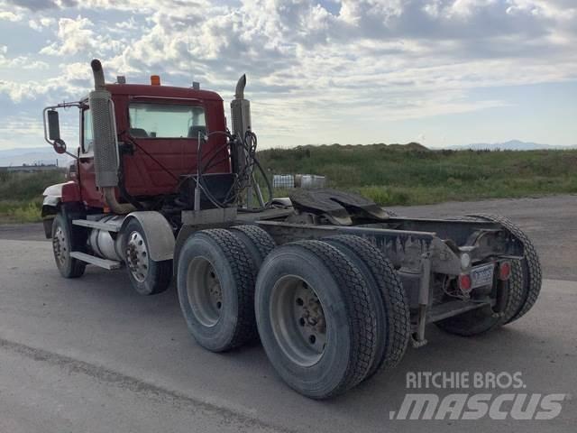 Mack CL733 트랙터 유닛