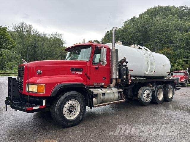 Mack CL733 콤비/진공 트럭