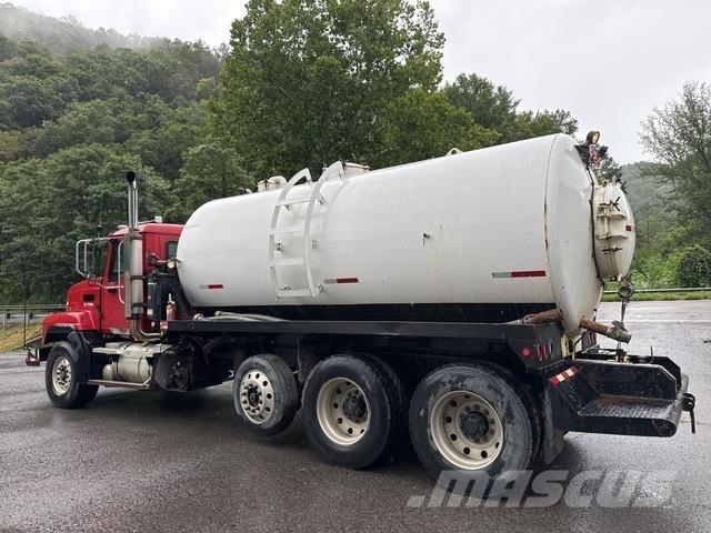 Mack CL733 콤비/진공 트럭