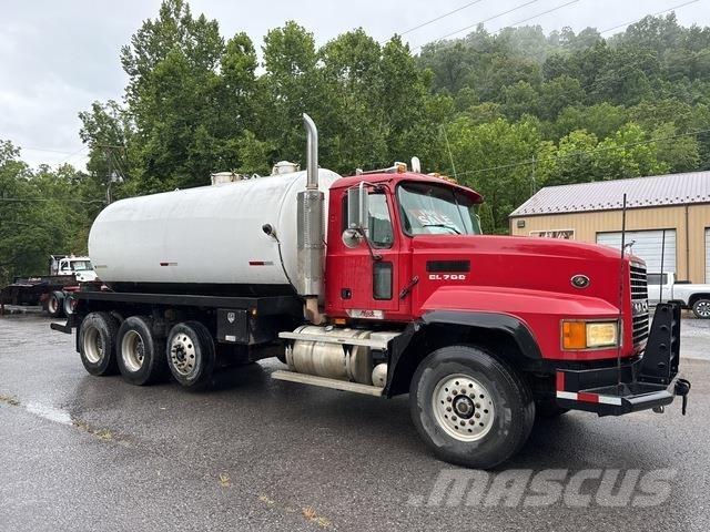 Mack CL733 콤비/진공 트럭