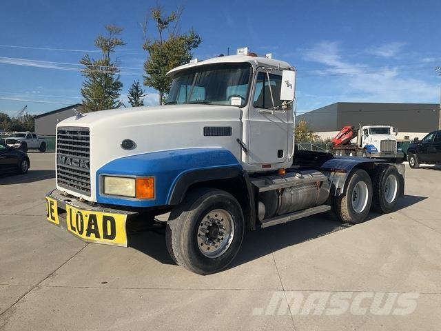 Mack CL753 트랙터 유닛