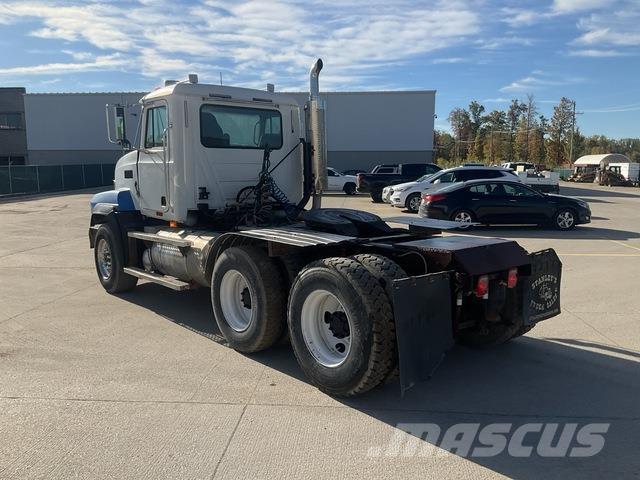 Mack CL753 트랙터 유닛