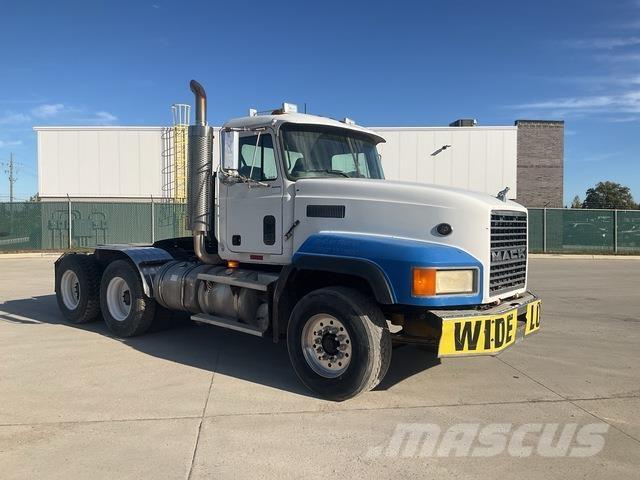 Mack CL753 트랙터 유닛