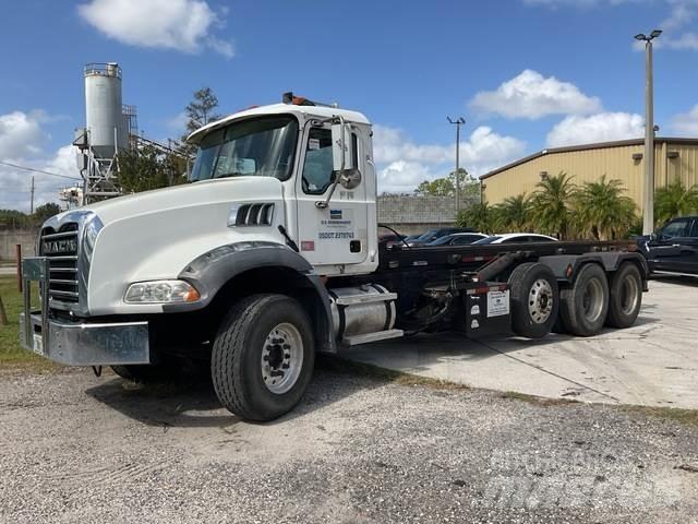 Mack CT713 스킵 로더 트럭